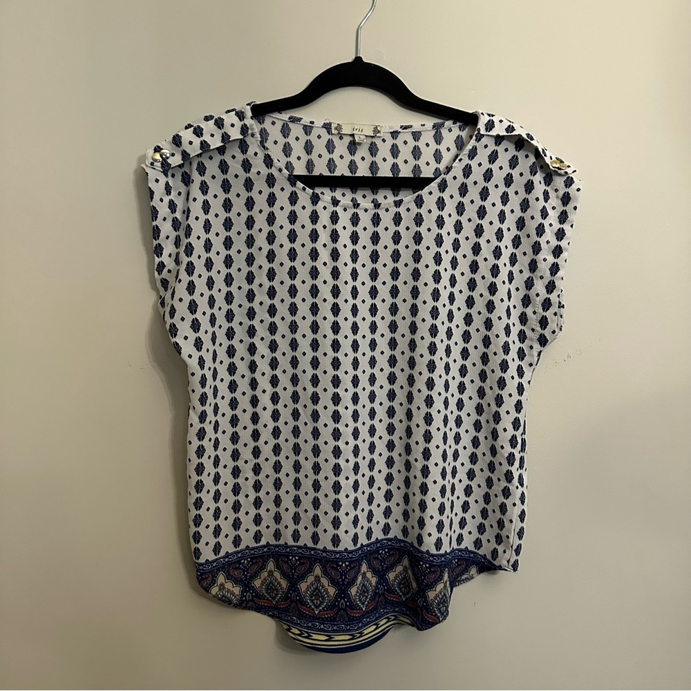 Women’s Large Iris Blouse with gold button detail on shoulder